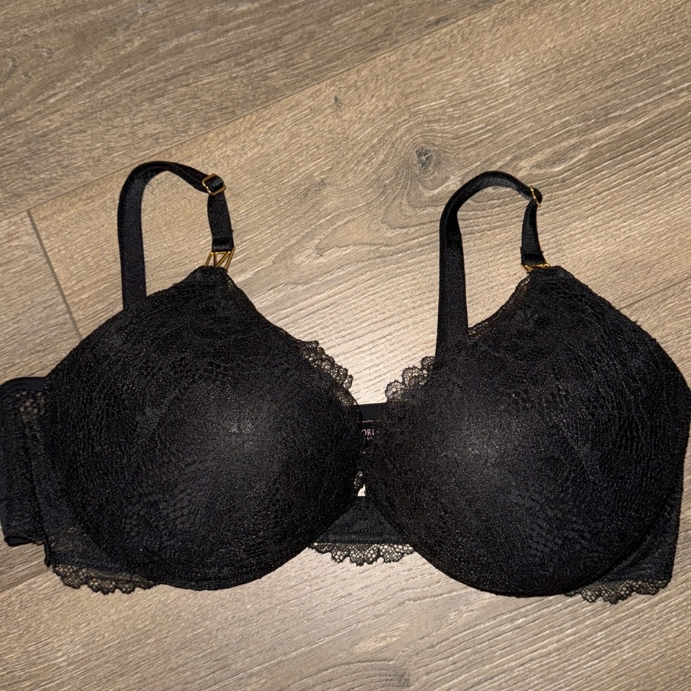 Victoria’s Secret Black Lace Gold Logo Very Sexy Uplift Plunge Sz 36D